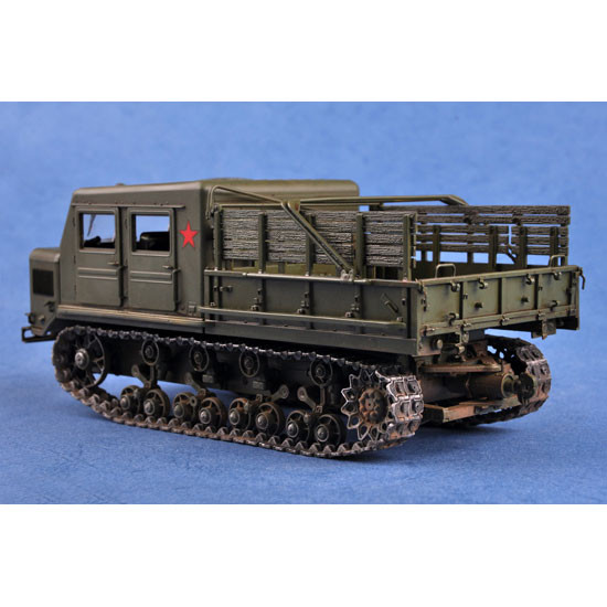 Trumpeter 09514 Сборная модель тягач АТ-С с гаубицей (1:35)