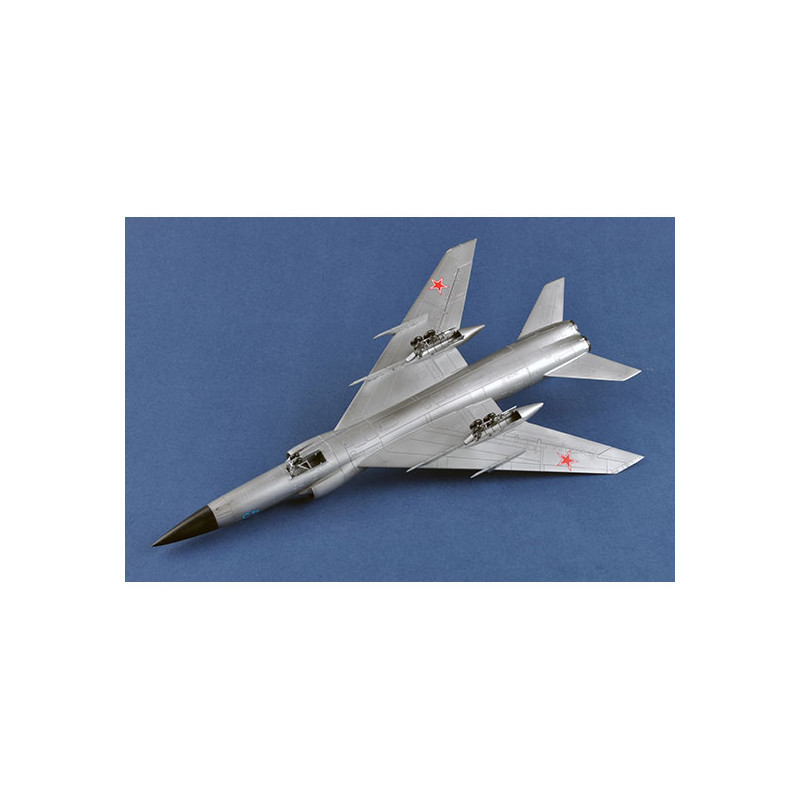 Trumpeter 01687 Сборная модель самолёта Tu-128M Fiddler (1:72)