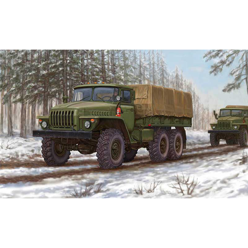 Trumpeter 01012 Сборная модель автомобиля URAL-4320 Truck (1:35)